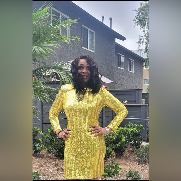 🔥My Live Shows with Beautiful Women's Fashion and Jewelry 💜💜💜 - Picture 2 of 16